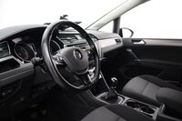 Volkswagen Touran vaihtoauto