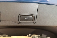 Porsche Taycan vaihtoauto