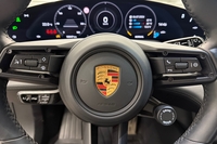 Porsche Taycan vaihtoauto