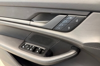 Porsche Taycan vaihtoauto