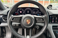 Porsche Taycan vaihtoauto
