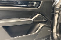 Porsche Cayenne vaihtoauto