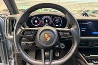 Porsche Cayenne vaihtoauto