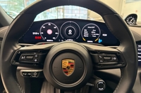 Porsche Taycan vaihtoauto