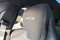 Porsche Taycan vaihtoauto