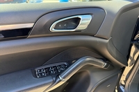 Porsche Cayenne vaihtoauto