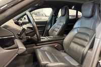 Porsche Taycan vaihtoauto