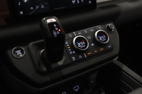 Land Rover Defender vaihtoauto