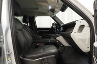 Land Rover Defender vaihtoauto