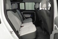 Land Rover Defender vaihtoauto