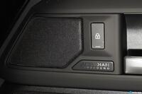 Land Rover Defender vaihtoauto