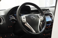 Nissan Navara vaihtoauto