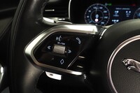 Jaguar F-PACE vaihtoauto