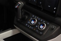 Land Rover Defender vaihtoauto