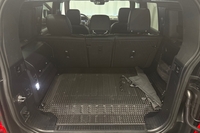 Land Rover Defender vaihtoauto