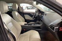 Jaguar F-PACE vaihtoauto