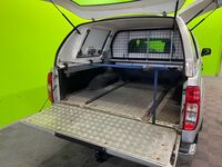 Nissan Navara vaihtoauto