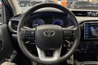 Toyota Hilux vaihtoauto