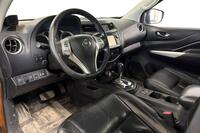 Nissan Navara vaihtoauto