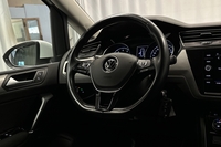 Volkswagen Touran vaihtoauto