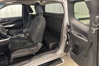 Nissan Navara vaihtoauto