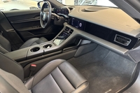 Porsche Taycan vaihtoauto