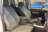 Nissan Navara vaihtoauto