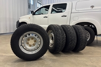 Toyota Hilux vaihtoauto