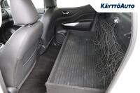 Nissan Navara vaihtoauto