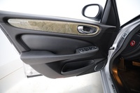 Jaguar XJR vaihtoauto