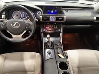 Lexus IS vaihtoauto