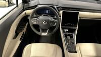 Lexus LBX vaihtoauto