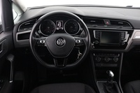 Volkswagen Touran vaihtoauto