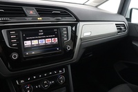 Volkswagen Touran vaihtoauto