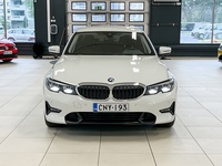 BMW 330 vaihtoauto