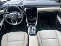 Lexus LBX vaihtoauto