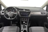 Volkswagen Touran vaihtoauto