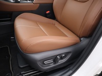 Lexus LBX vaihtoauto