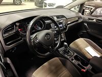 Volkswagen Touran vaihtoauto