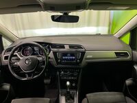 Volkswagen Touran vaihtoauto