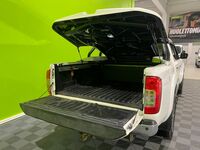 Nissan Navara vaihtoauto