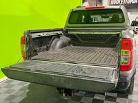 Nissan Navara vaihtoauto