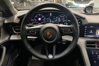 Porsche Taycan vaihtoauto