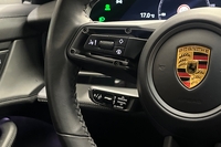Porsche Taycan vaihtoauto