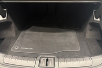 Porsche Taycan vaihtoauto