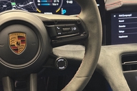 Porsche Taycan vaihtoauto