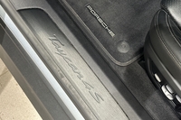 Porsche Taycan vaihtoauto