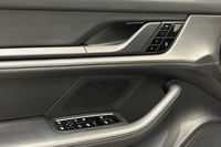 Porsche Taycan vaihtoauto