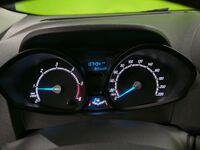 Ford Transit Courier vaihtoauto