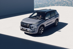 uusi Mitsubishi Outlander